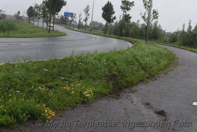Mediaterplaatse 04072020 auto te water steekterweg alphen 0001Image00003