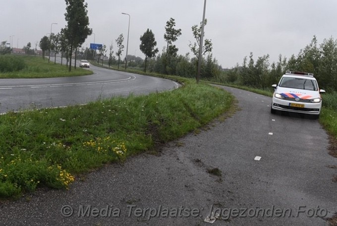 Mediaterplaatse 04072020 auto te water steekterweg alphen 0001Image00004