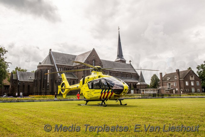 Mediaterplaatse traumahelikopter in hillegom 1672020 0001Image00007