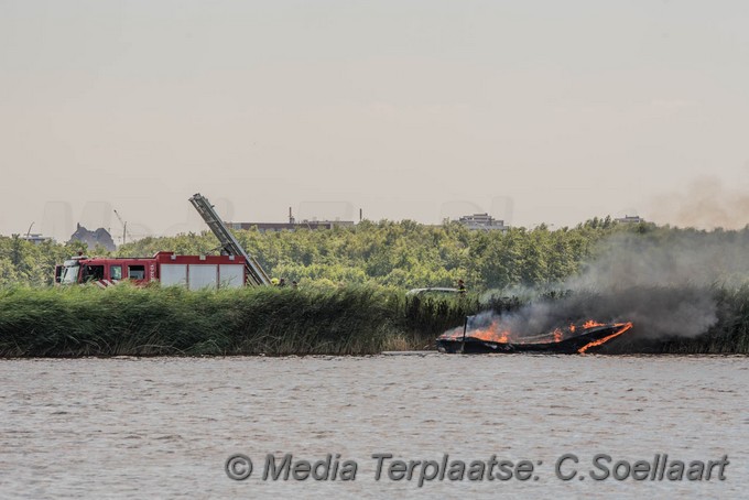 Mediaterplaatse boot brand haarlemmerliede 25062020 Image00001