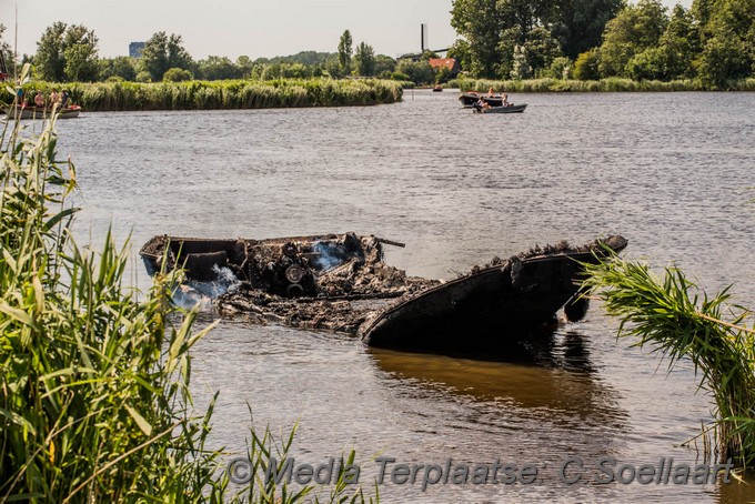 Mediaterplaatse boot brand haarlemmerliede 25062020 Image00006