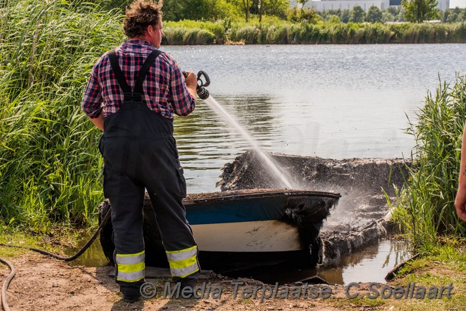 Mediaterplaatse boot brand haarlemmerliede 25062020 Image00007