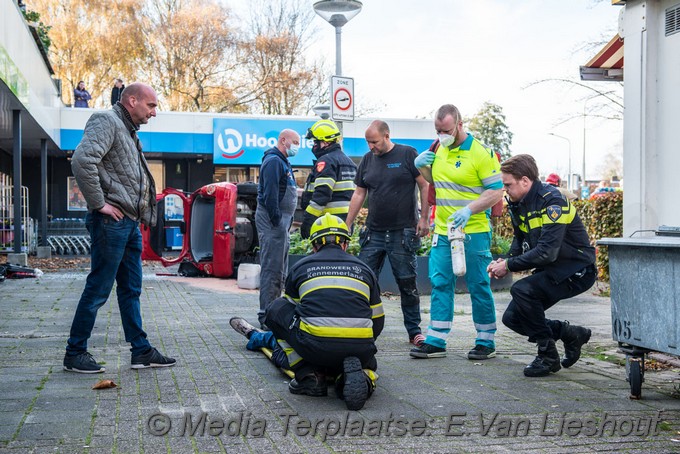 Mediaterplaatse ongeval tijdens het parkeren Aalsmeer 07112020 Image00003