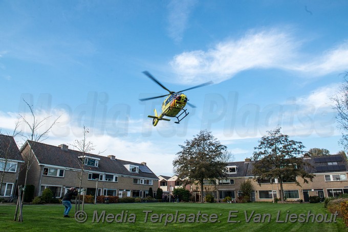 Mediaterplaatse ongeval tijdens het parkeren Aalsmeer 07112020 Image00013
