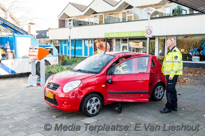 Mediaterplaatse ongeval tijdens het parkeren Aalsmeer 07112020 Image00020