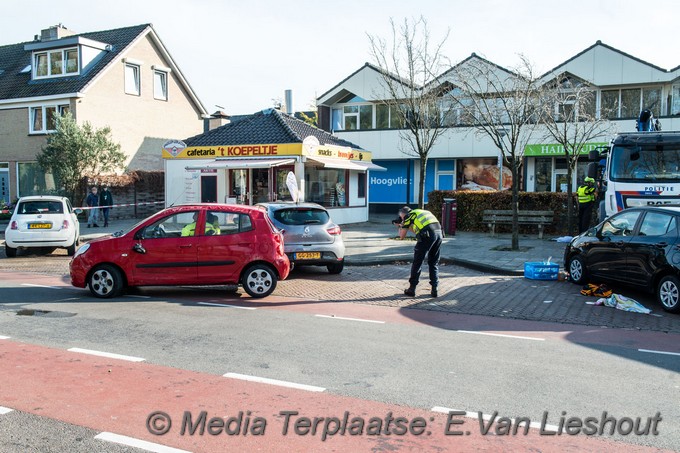 Mediaterplaatse ongeval tijdens het parkeren Aalsmeer 07112020 Image00021
