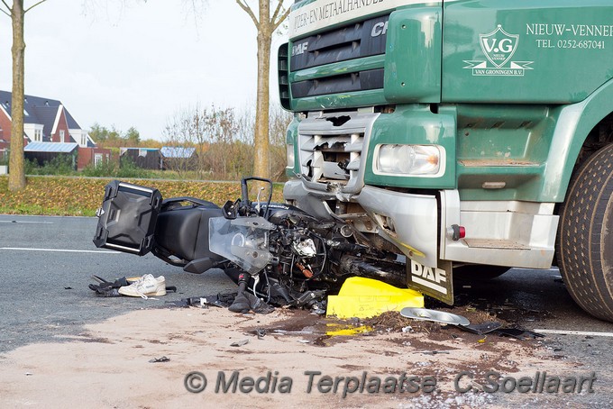 Mediaterplaatse zwaar ongeval motor vrachtwagen hoofddorp 29102020 Image00008