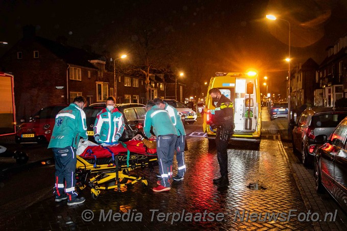 Mediaterplaatse ongeval scooterrijder knel onder auto IJmuiden 11042021 Image00002