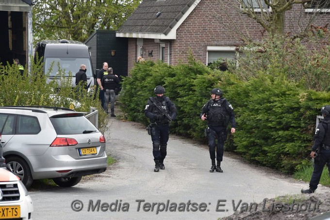 Mediaterplaatse politie inval in aalsmeer 21042021 Image00010
