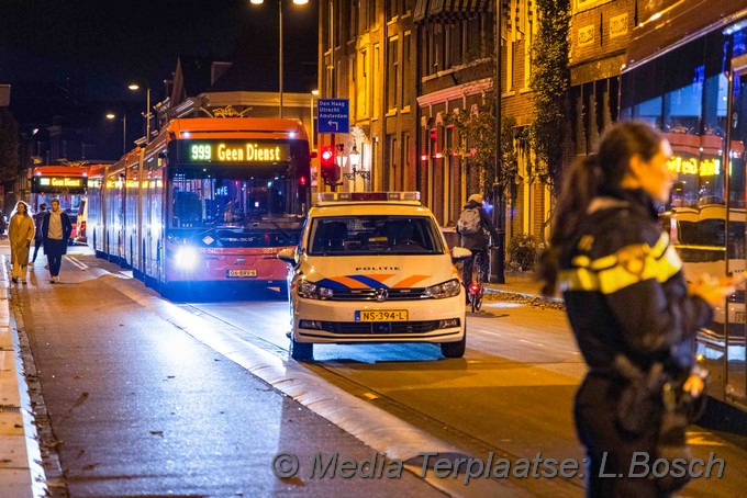 Mediaterplaatse auto klapt op lijnbus haarlem 24102021 Image00004