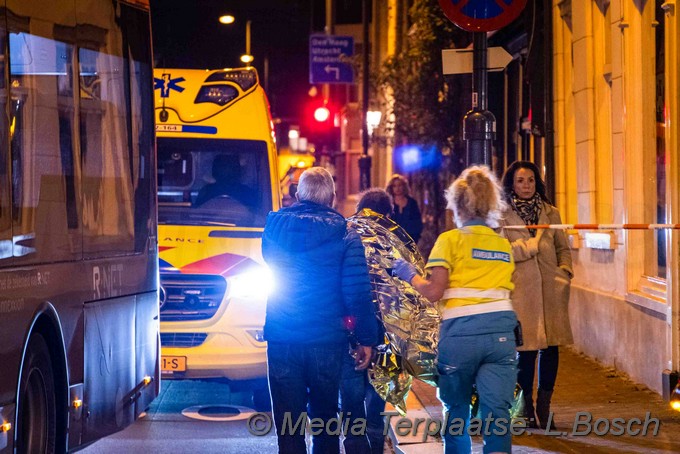 Mediaterplaatse auto klapt op lijnbus haarlem 24102021 Image00006
