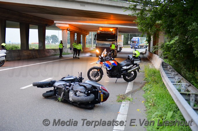 Mediaterplaatse motor rijder overleden na ongeval A205 vijfhuizen 07092021 Image00002