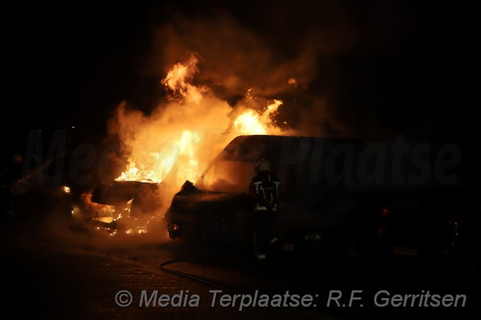 Mediaterplaatse Weer in de nacht een voertuigbrand in gouda 28012021 Image00054
