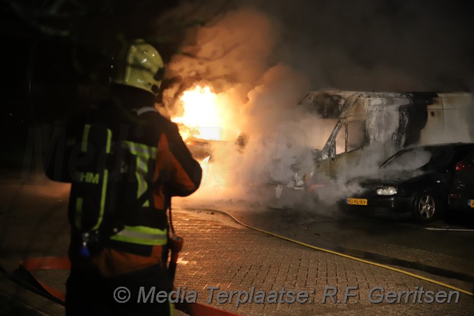 Mediaterplaatse Weer in de nacht een voertuigbrand in gouda 28012021 Image00055