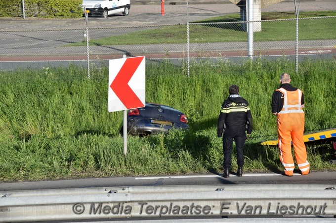 Mediaterplaatse auto te water schiphol rijk 02052021 Image00002