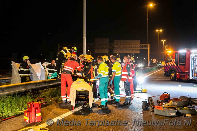 Mediaterplaatse ongeval auto klapt op pijlwagen leimuiden 17052021 Image00002