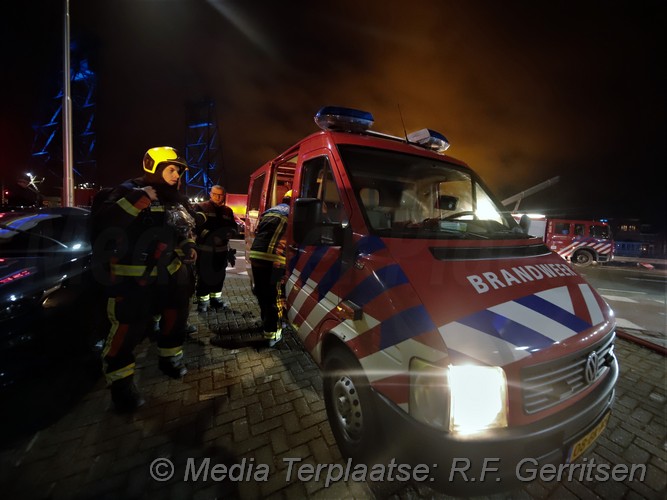 Mediaterplaatse grote brand in waddinxveen bij een bedrijf 05012022 Image00004