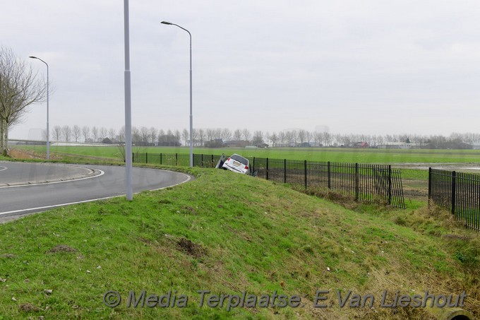 Mediaterplaatse ongeval rotonde nieuwe bennebroekerweg 15012022 Image00001