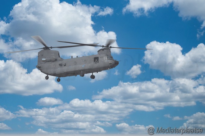 Mediaterplaatse leger helikopters boven ldn ivm oefening valkenburg 16112022 Image00100
