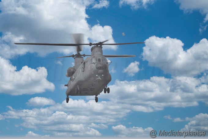 Mediaterplaatse leger helikopters boven ldn ivm oefening valkenburg 16112022 Image00101