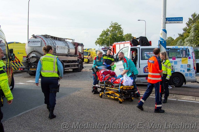 Mediaterplaatse zeven gewonden bij ongeval busje vrachtwagen badhoevedorp 04102022Image00007