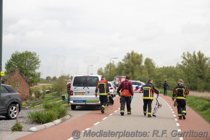 Mediaterplaatse persoon te water lekdijk Ammerstol 05052023 Image00014
