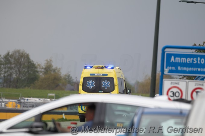 Mediaterplaatse persoon te water lekdijk Ammerstol 05052023 Image00019