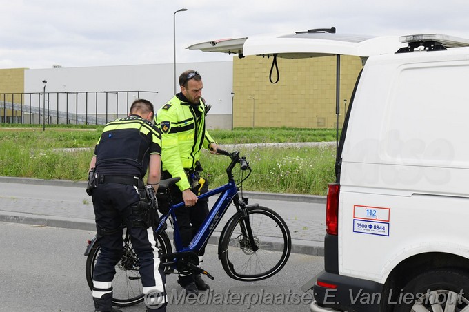 Mediaterplaatse fietser gewond bij ongeval rijnlanderweg hoofddorp 24052023 Image00007