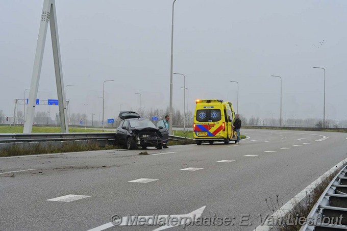 Mediaterplaatse auto vliegt uit de bocht hoofddorp A4 25122024 Image00001