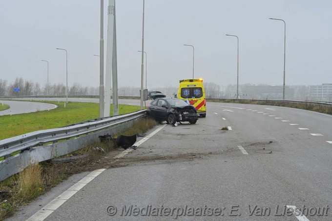 Mediaterplaatse auto vliegt uit de bocht hoofddorp A4 25122024 Image00005