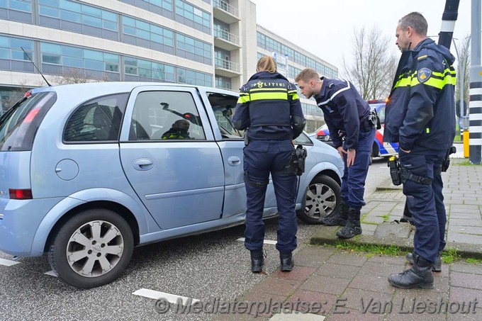 Mediaterplaatse auto slipt in de bocht hoofddorp 26122024 Image00005