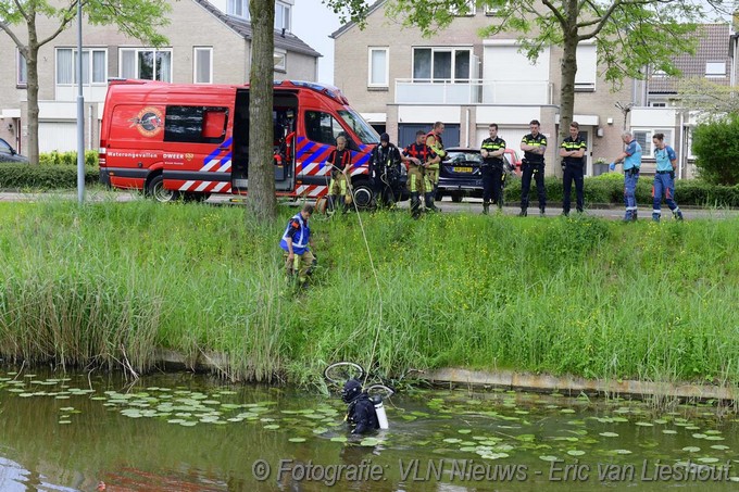 Mediaterplaatse zoeken naar drekkeling hoofdvaart hoofddorp 13052024 Image00004