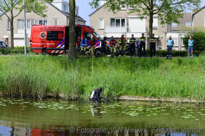 Mediaterplaatse zoeken naar drekkeling hoofdvaart hoofddorp 13052024 Image00005