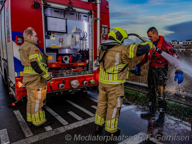 Mediaterplaatse persoon te water gouderak 21112024 Image00007
