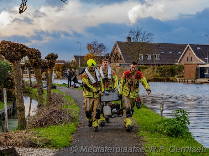 Mediaterplaatse zinkende sloep in nieuwerbrug 26112024 Image00011