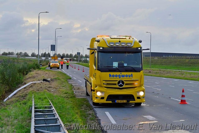 Mediaterplaatse ongeval auto te water hoofddorp 13102024 Image00006