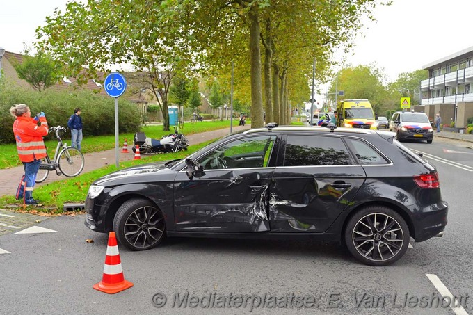 Mediaterplaatse ongeval motor auto en motor vliegt over auto nvp 18102024 Image00003