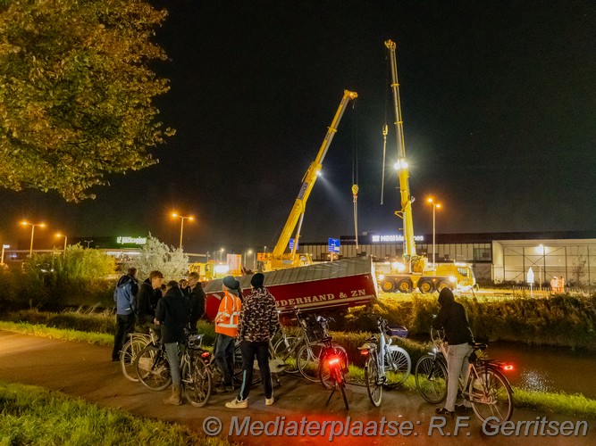 Mediaterplaatse vrachtwagen te water bredeweg waddinxveen 24102024 Image00015