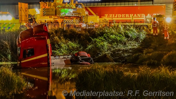 Mediaterplaatse vrachtwagen te water bredeweg waddinxveen 24102024 Image00020