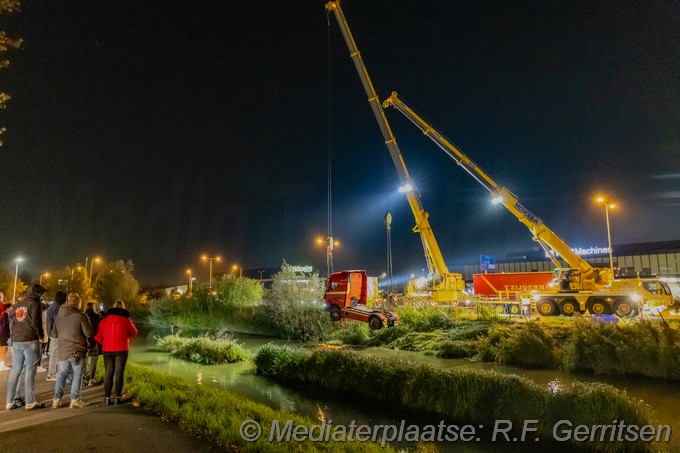 Mediaterplaatse vrachtwagen te water bredeweg waddinxveen 24102024 Image00022