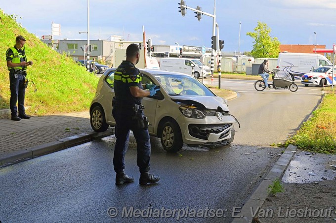 Mediaterplaatse auto tegen pijler rozenburg 26092024 Image00001