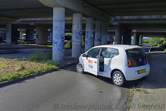 Mediaterplaatse auto tegen pijler rozenburg 26092024 Image00002