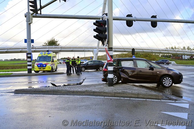 Mediaterplaatse veel schade bij ongeval bennebroekerweg nieuw vennep 28092024 Image00001