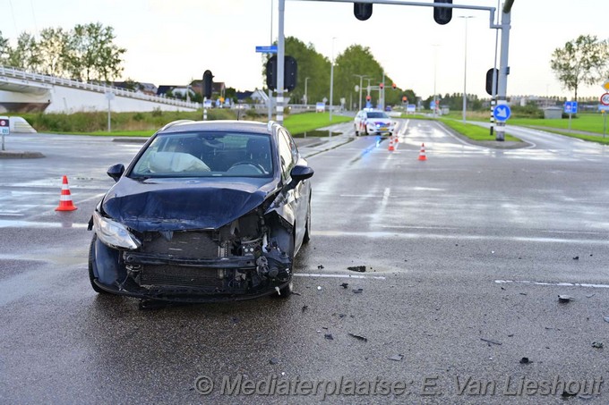 Mediaterplaatse veel schade bij ongeval bennebroekerweg nieuw vennep 28092024 Image00005