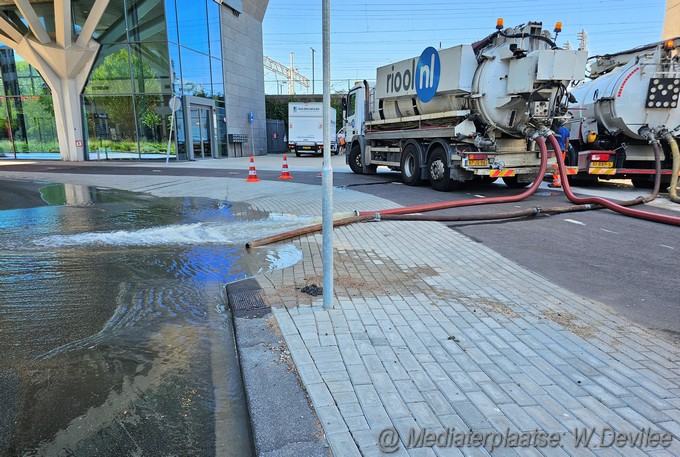 Mediaterplaatse water komt uit put in leiden schipholweg leiden 12082024 Image00005