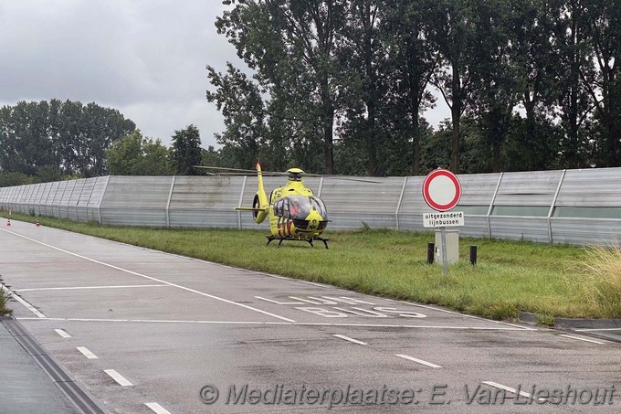 Mediaterplaatse auto klapt op lijnbus hoofddorp 07072024 Image00012