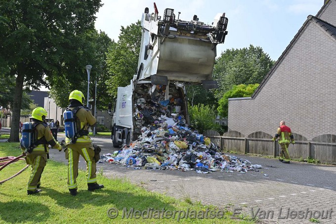 Mediaterplaatse vuilniswagen in brand hoofddorp 24072024 Image00004