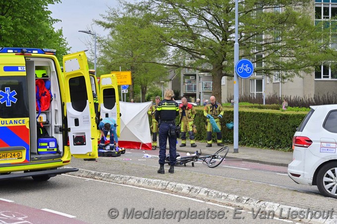 Mediaterplaatse fietser overleden bij ongeval auto Hoofddorp 23042025 fietser overleden na ongeval met auto in Hoofddorp 00005