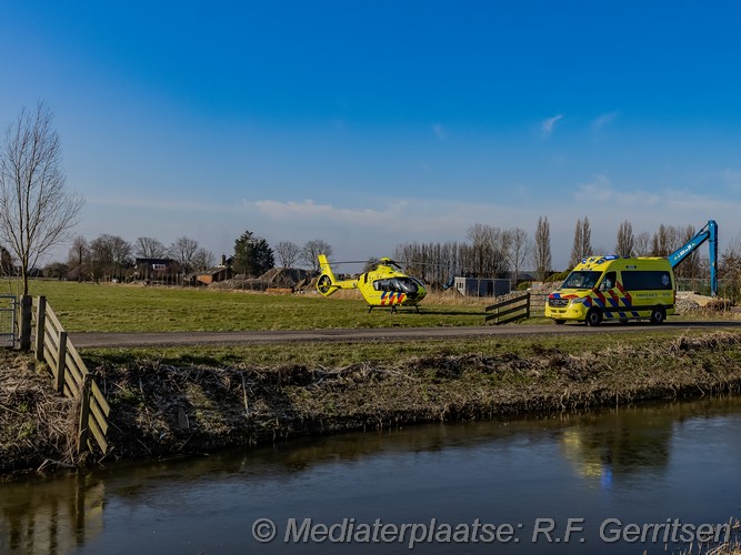 Mediaterplaatse auto in tuin zuidelijke zwarteweg gouda 18022025 Image00006