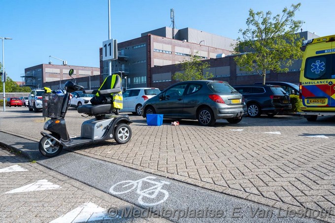 Mediaterplaatse ongeval molenaarslaan met scootmobiel autol hoofddorp 11062025 12062025 ongeval scootmobiel auto hdp 00004